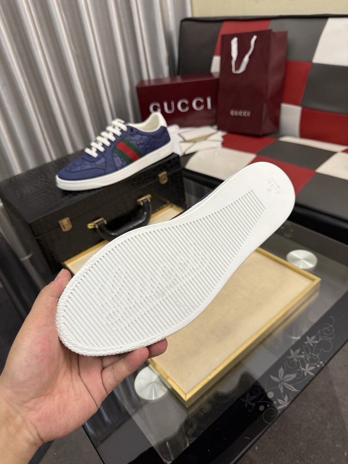 Gucci Navy Stripe Low-Top Sneakers