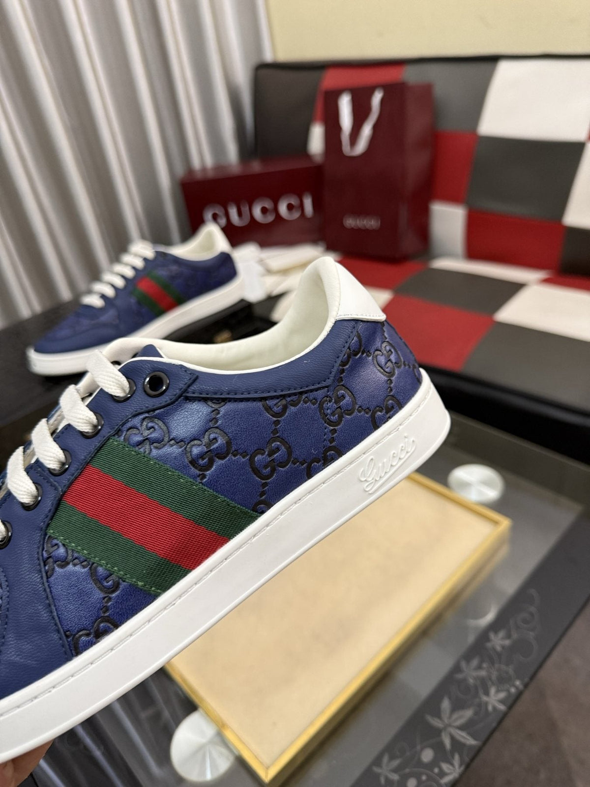 Gucci Navy Stripe Low-Top Sneakers