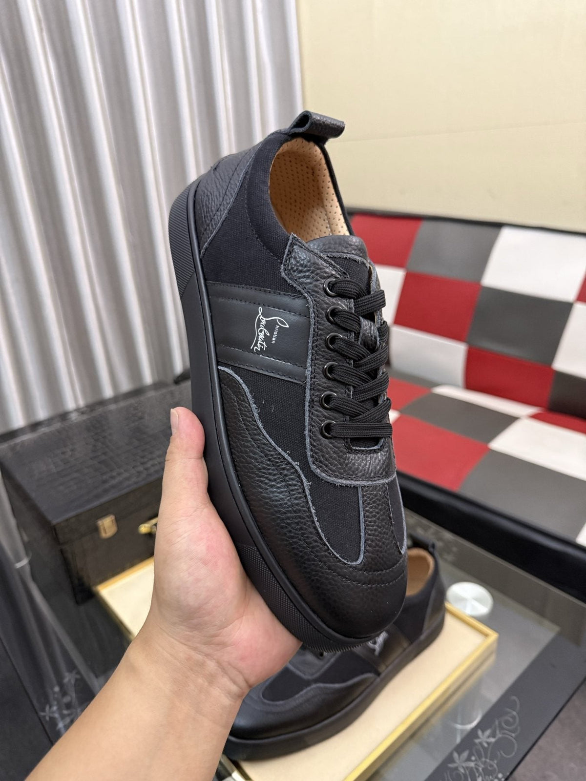 Christian Louboutin Script-Accent Low-Top Sneakers